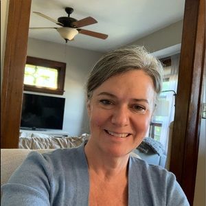 Meet your Posher, Lisa